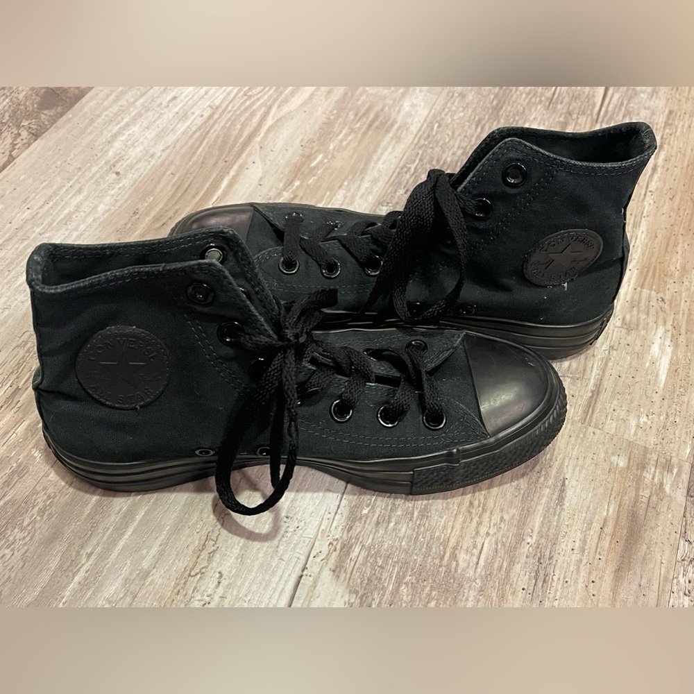 Black High Top Converse - Women’s Size 6 - Like New